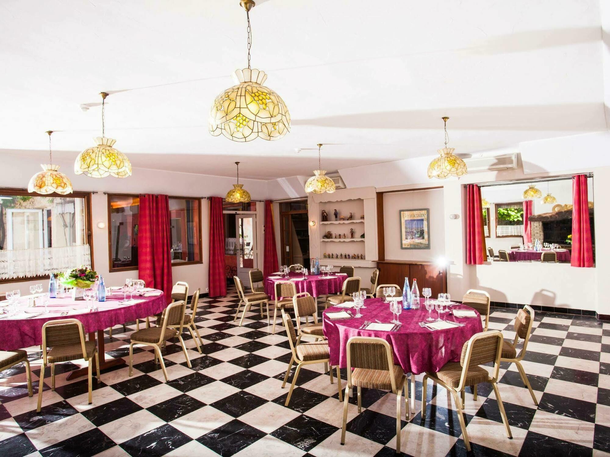 Logis Vignes Blanches*** Hotel Cosy Et Restaurant De Terroir 보케르 외부 사진